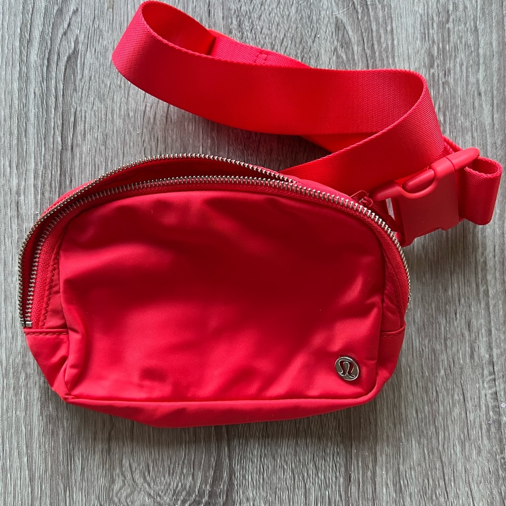 Lululemon belt bag